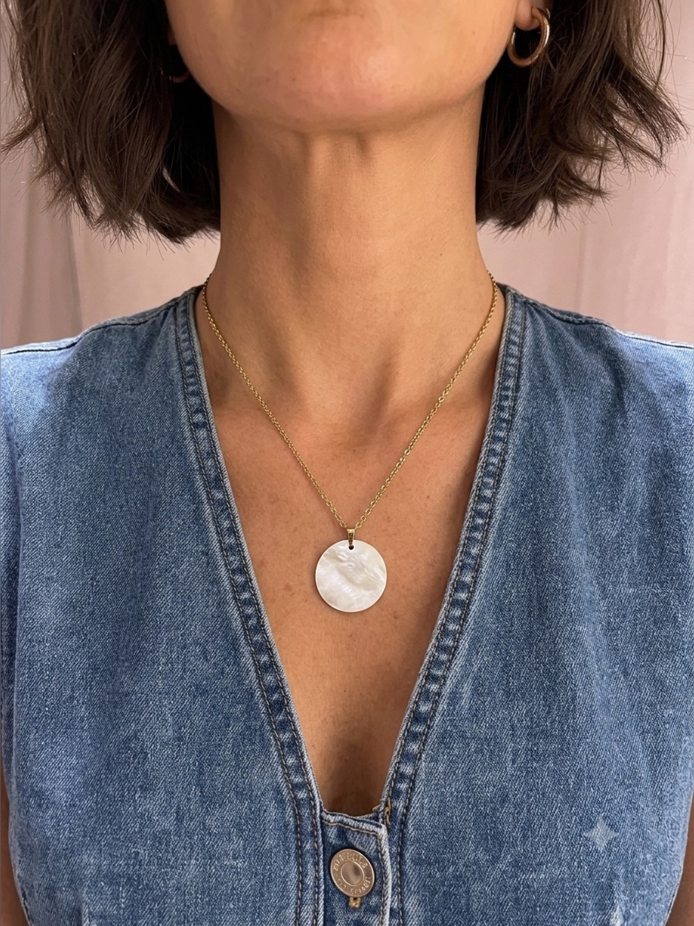 Round Mother of Pearl Necklace
